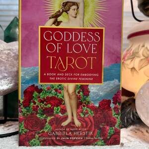 Goddess of Love Tarot: A Book and Deck for Embodying the Erotic Divine Feminine